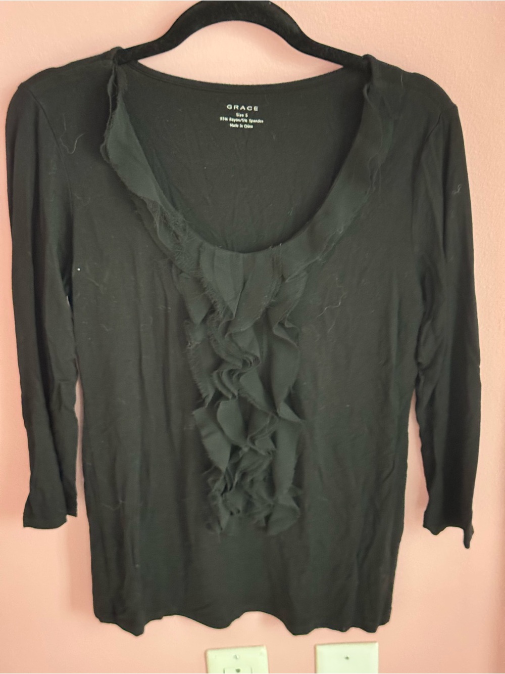 Grace Black Ruffle Front Scoop Neck 3/4 Sleeve Stretch Top Blouse Sz S